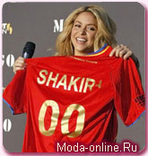 Совместно с Mango Шакира выпустила ограниченную коллекцию футболок