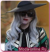 Леди Гага представила очередное шляпное творение 