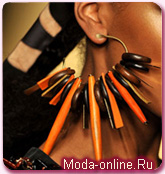 Must-have сезона – массивные серьги, браслеты и ожерелья